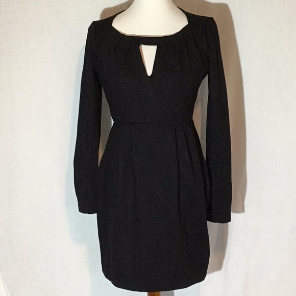 French Connection Dresses & Skirts - French Connection sheath, zips up the side and at the wrists. Pleated neckline.